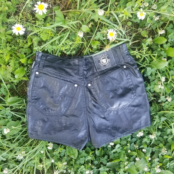 VTG VERSACE JEANS COUTURE Vegan Faux Leather Shorts 30" waist - Picture 4 of 14